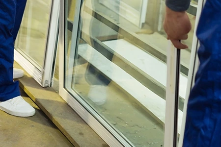 Commercial Glass Repair Technician in Keystone, FL